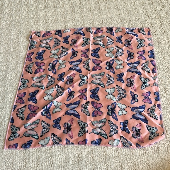 🦋 Butterfly Print Head Scarf 🦋 - Picture 2 of 2